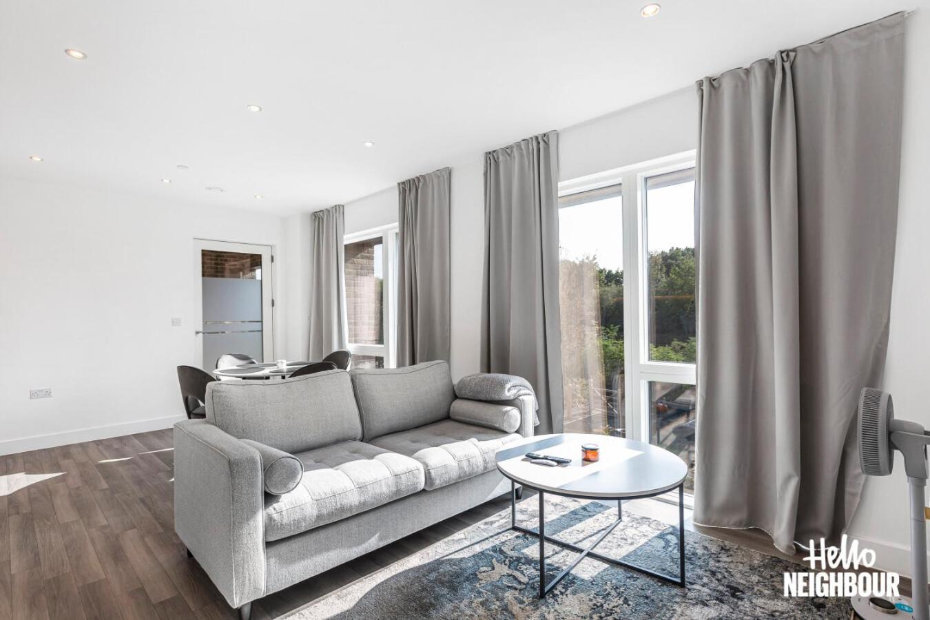 Modern 1 Bedroom Apartment With Parking In Colindale, London Edgware Exterior photo